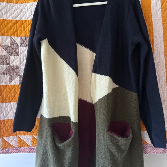 Duster - Picture 4 of 4